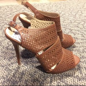 🧡 Brown Booties Shoes BCBG 7.5 🧡